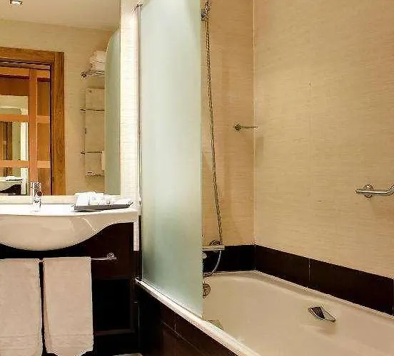 Oca Palacio De La Llorea Hotel *